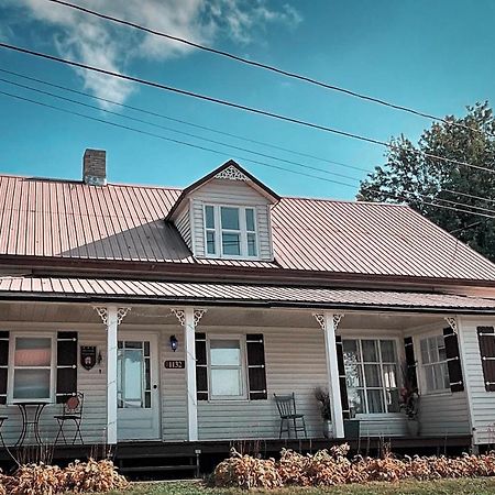 فيلا Chalet Centenaire Mauricie Saint Roch de Mekinac المظهر الخارجي الصورة