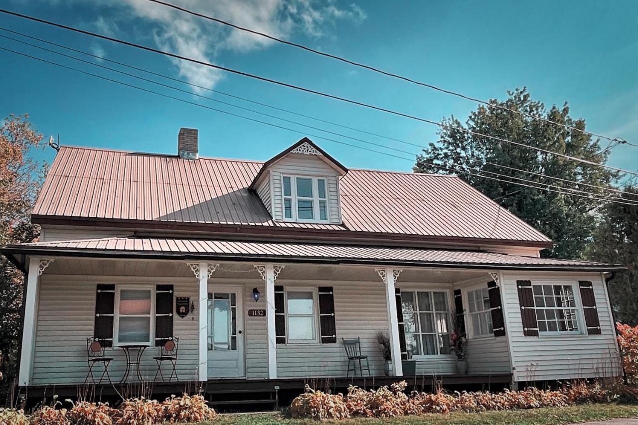 فيلا Chalet Centenaire Mauricie Saint Roch de Mekinac المظهر الخارجي الصورة