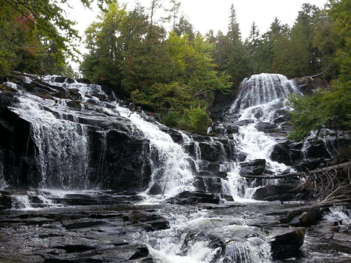 فيلا Chalet Centenaire Mauricie Saint Roch de Mekinac المظهر الخارجي الصورة