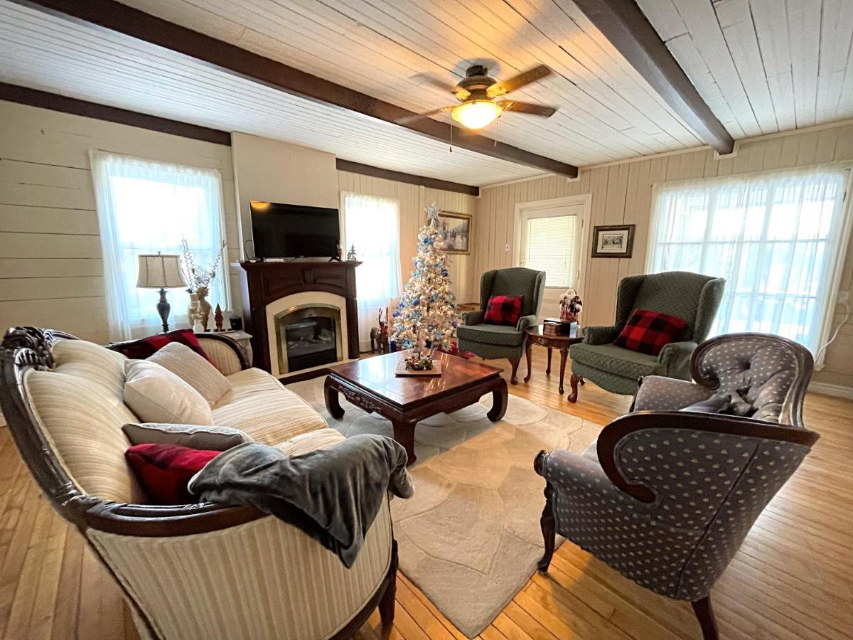 فيلا Chalet Centenaire Mauricie Saint Roch de Mekinac المظهر الخارجي الصورة