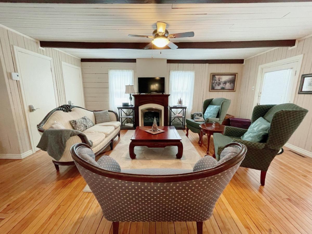 فيلا Chalet Centenaire Mauricie Saint Roch de Mekinac المظهر الخارجي الصورة